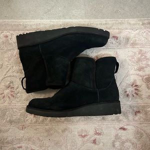 Short Black Uggs